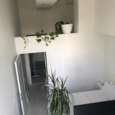 Industrial 1 Apartman