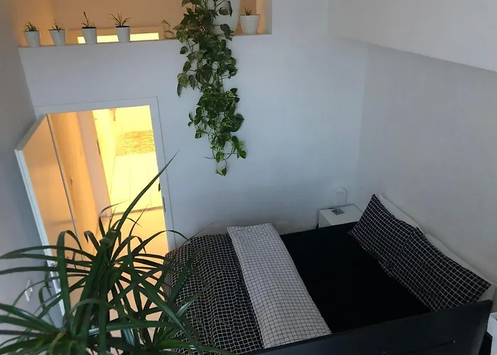 Industrial 1 * 卢布尔雅那